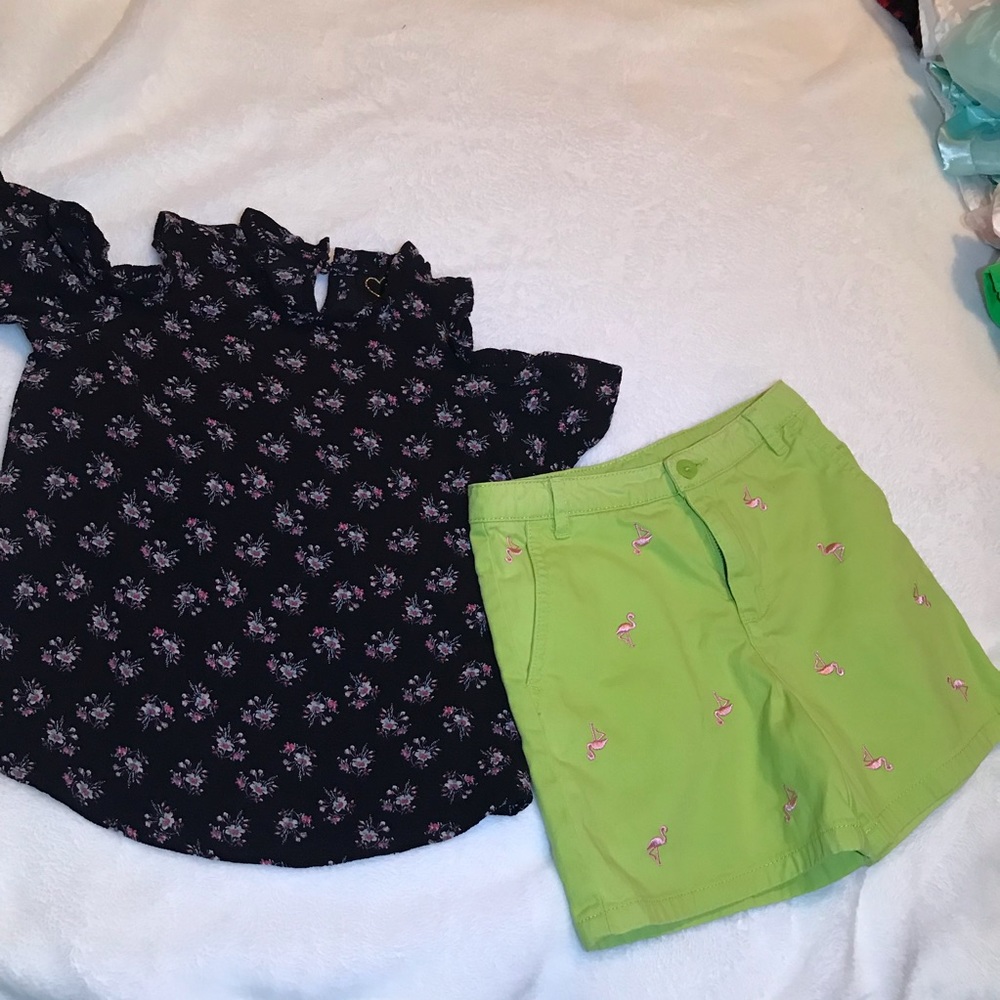 Black flower shirt and green short size 6